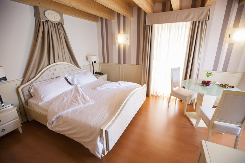 Belfiore Park Hotel 4Stars Superior "Adults Only" เบรนโซเน ซูล การ์ดา ภายนอก รูปภาพ